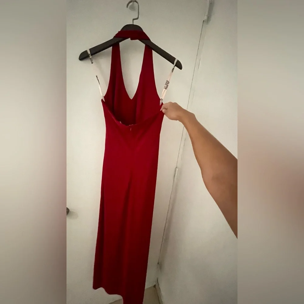 Chic Backless Red Dress - Picture 3 of 5